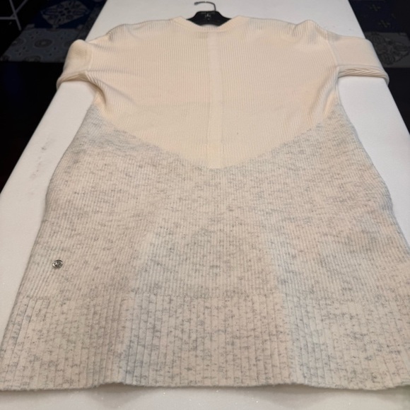 NWOT Lululemon Long Sleeve Sweater Dress Crew Neck Pockets Ivory & Gray Size S - Picture 9 of 10